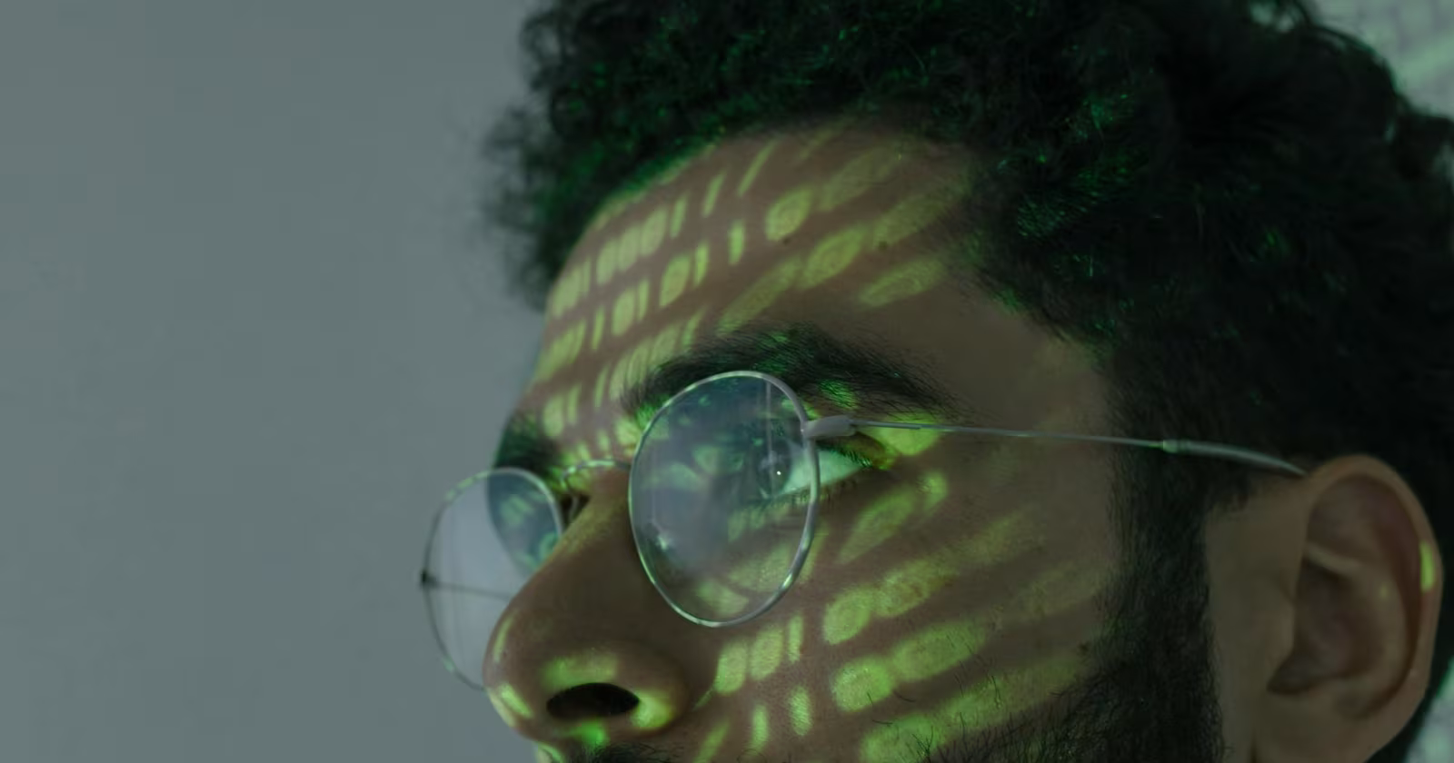 focused student studying smart scoring higher